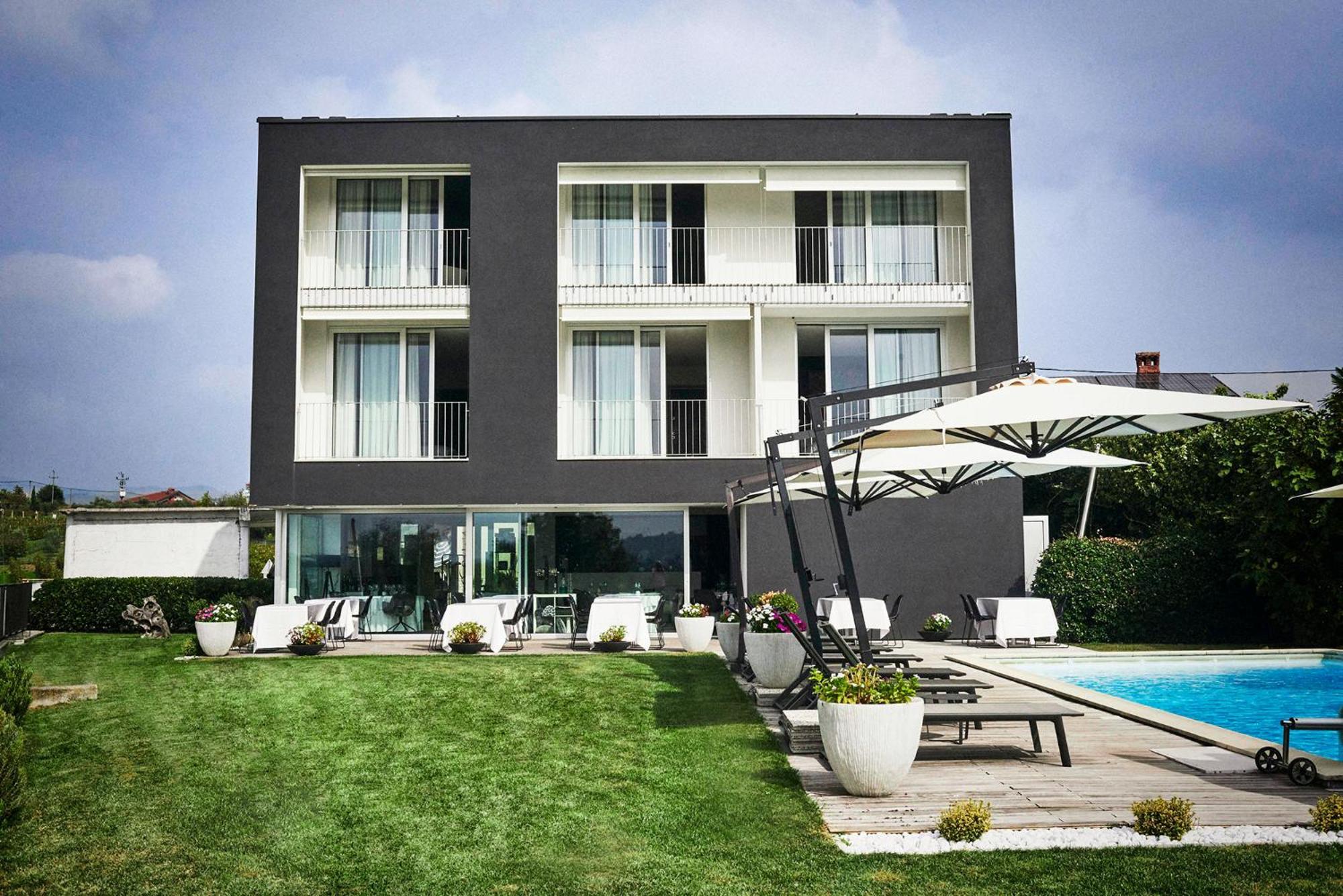 Hotel House Iaquin Dobrovo Exteriér fotografie